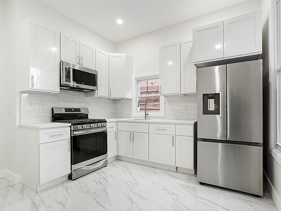 4th image of 1102 Central Ave #1
