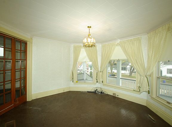 3rd image of 1226 Grant Ave