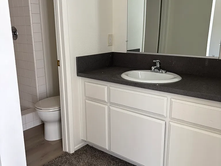 224 E Dexter St #12 — Photo 16