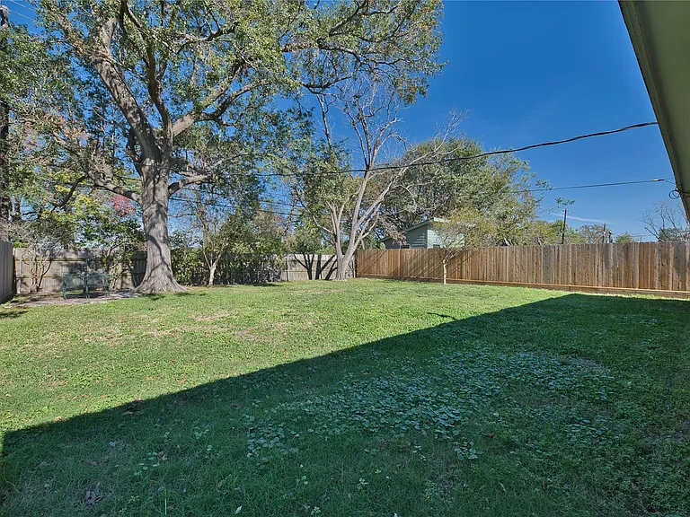 5210 De Lange Ln — Photo 25
