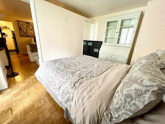 Rented by Tabak Real Estate | media 7