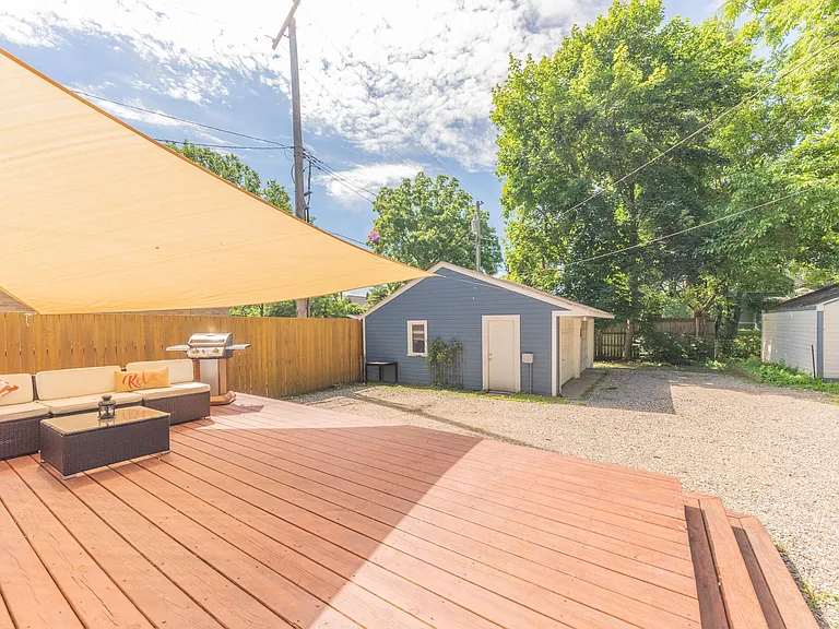 1123 W Huron St — Photo 48