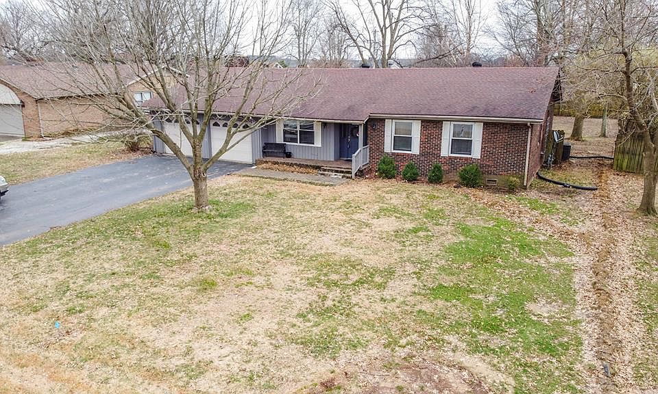 1st image of 2305 Woodland Dr