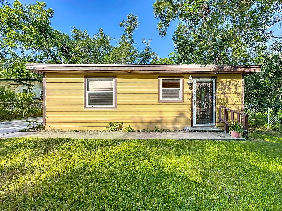 1st image of 2842 Lucoma Drive