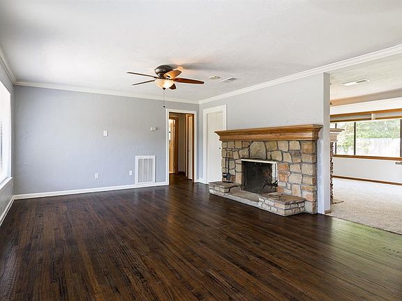 5th image of 323 Linkhaven Dr