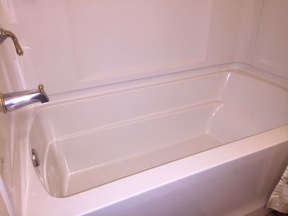 Bathtub (master)