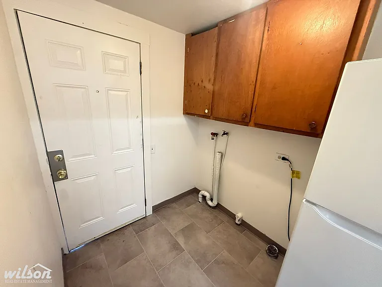 912 S 10th Ave — Photo 9