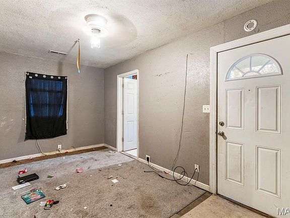 5th image of 602 Sheppard St