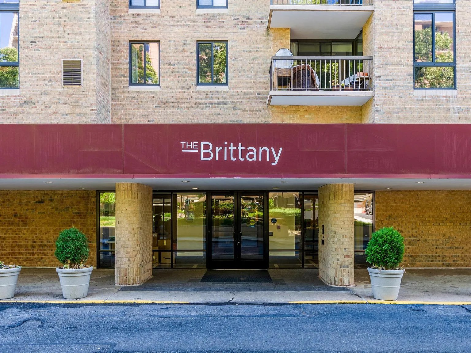 1 bed, 856 sqft, $2,050 — Photo 2