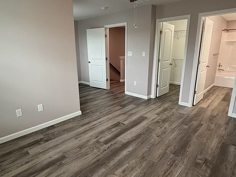 1049 Sherbourne Rd — Photo 10