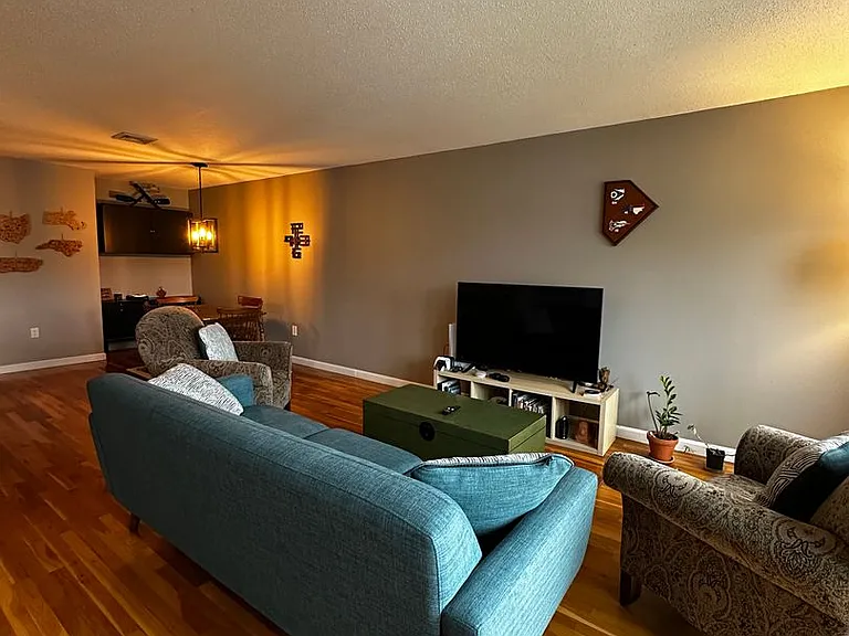 616 Boston Ave #1F — Photo 1