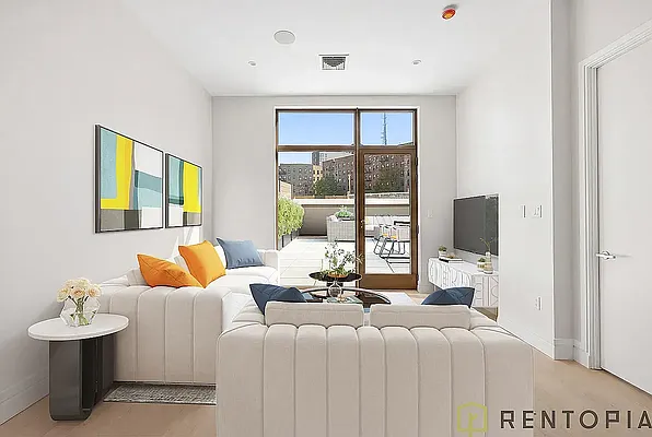 Living room, photo 2