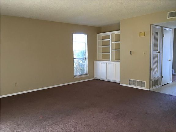 3rd image of 6287 Escondido Dr