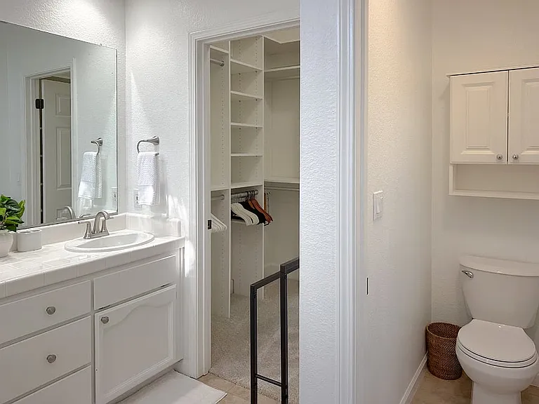 109 Grimes Way — Photo 32