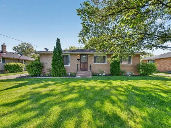 6649 Maplehurst Rd, North Olmsted, OH 44070