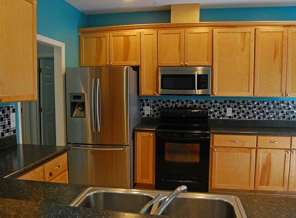 4th image of 2291 Cumberland Dr