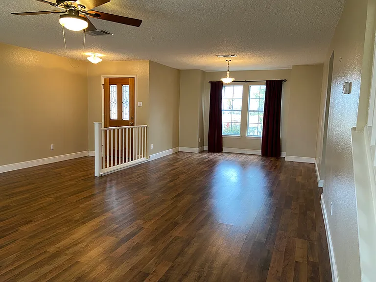 Living Room / Formal Dining