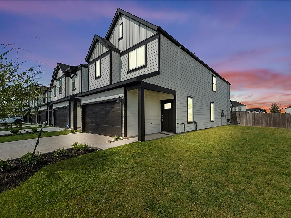 12302 Greenwood Gate Dr
