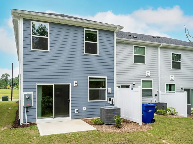 518 Eastwood St — Photo 6