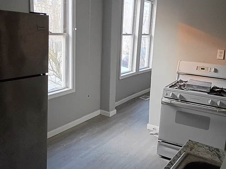 64 Jackson St #1L — Photo 6
