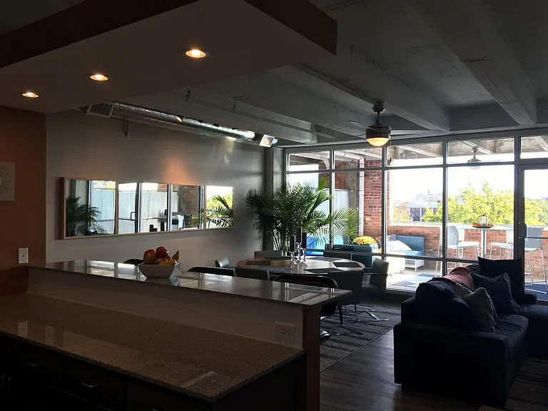 Congress Lofts — Photo 6