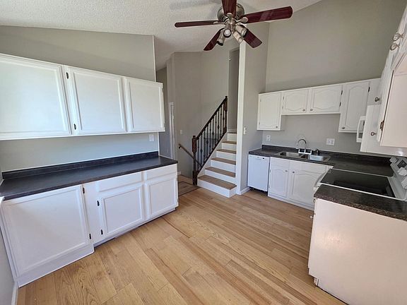 5th image of 211 Jolley Ave