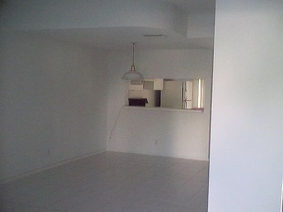 4th image of 8029 Sanibel Dr