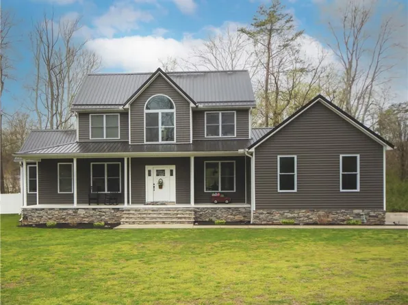 101 Cobblestone Ln, Saint Albans, WV 25177
