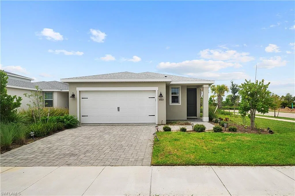 3 bed, 2.0 bath, 1484 sqft, $2,200 — Photo 1