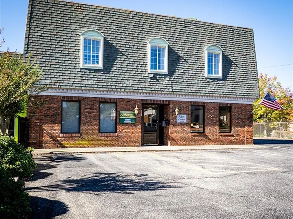 405 N Bridge St, Eden, NC 27288