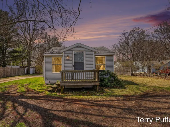 1941 Interwood St, Muskegon, MI 49442