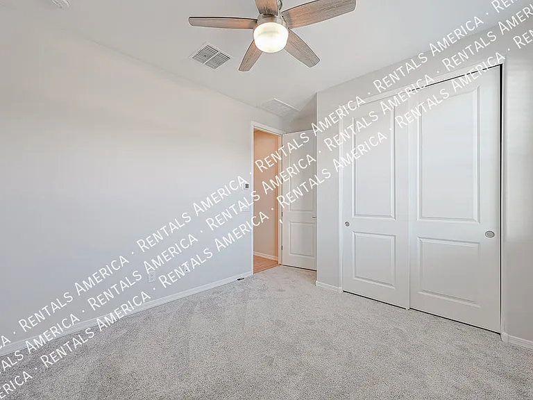 10218 W Piccadilly Rd — Photo 15