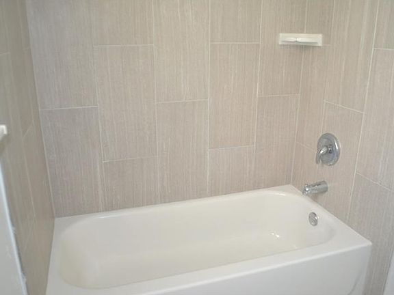 5th image of 192 Lakeside Cir