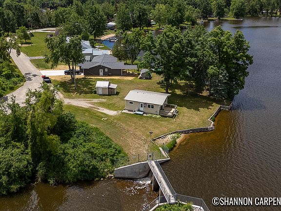 4th image of 3741 E Shore Dr