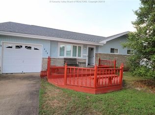 429 Harpold Ave, Ravenswood, WV 26164