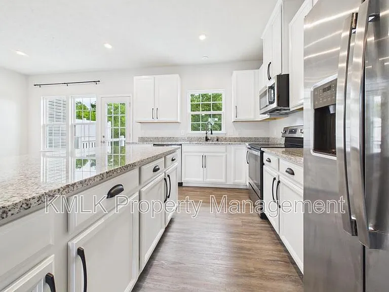 4037 N Steels Cir — Photo 19