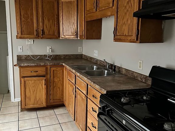 5th image of 49 E Brooklyn Ave