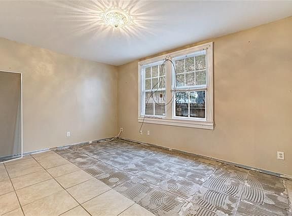 5th image of 3400-02 Octavia St