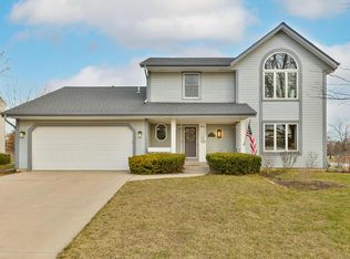 4129 S Regal Manor Ct, New Berlin, WI 53151