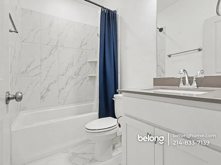 424 Matthew Dr — Photo 2