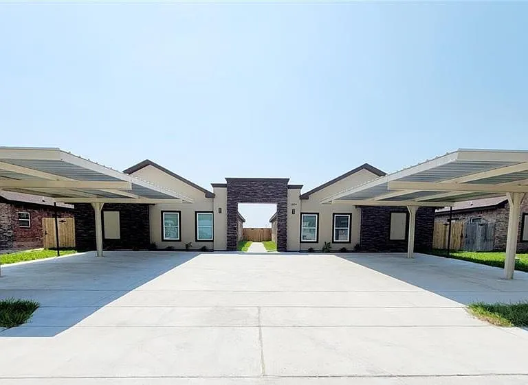 1809 Cari Nicole Ave #3 — Photo 2