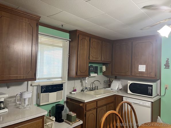 3116 Twin Mounds Rd, Yale, OK 74085