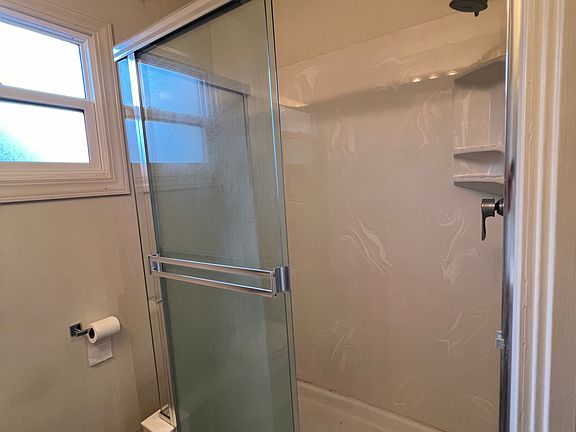 2nd image of 325 N 5th St #2