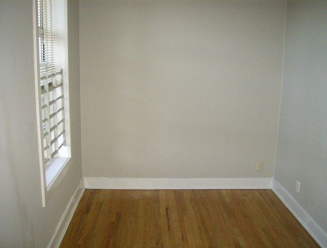 2nd image of 1360 W Grand Ave APT 2R