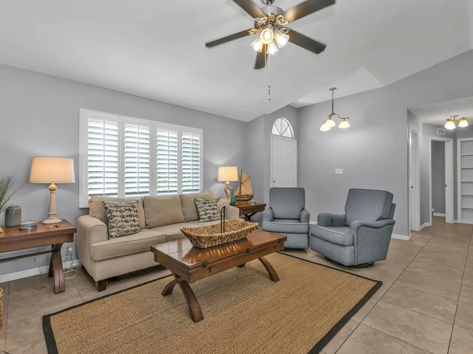 2 bed, 1044 sqft, $2,700 — Photo 3