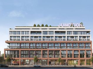 2720 Dundas St W #209, Toronto, ON M6P 1Y2