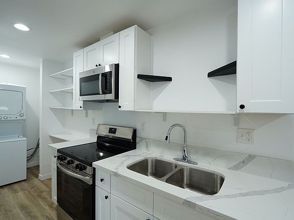 5th image of 26074 Bay Ave #3