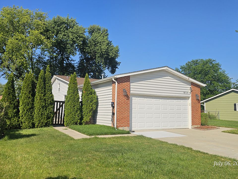 1st image of 914 Bradford Ln
