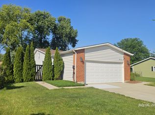 914 Bradford Ln, Schaumburg, IL 60193