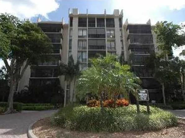 1822 Bridgewood Dr, Boca Raton, FL 33434